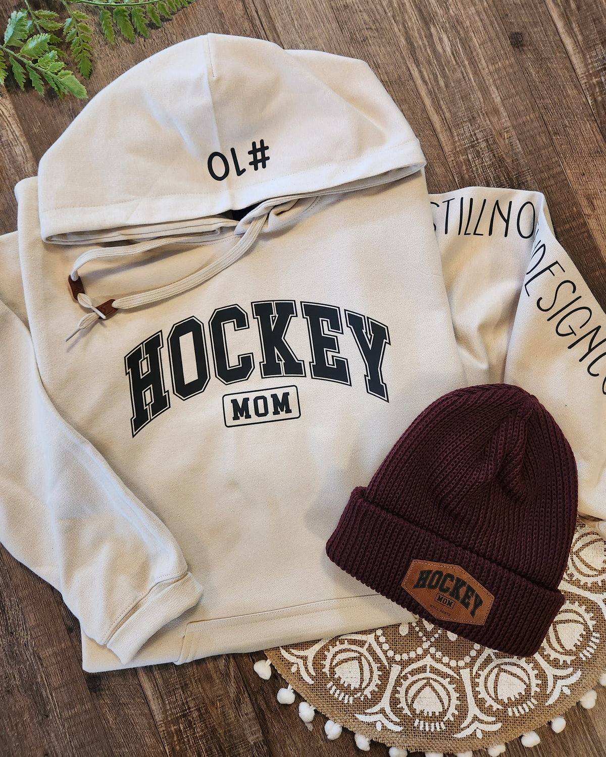 HOCKEY MOM HOODIE (UNISEX FIT)