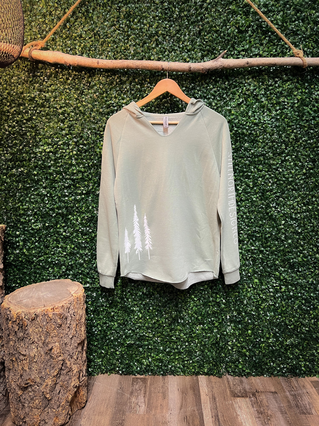 LADIES SAGE V NECK MULTI TREE – Still North Design Co.