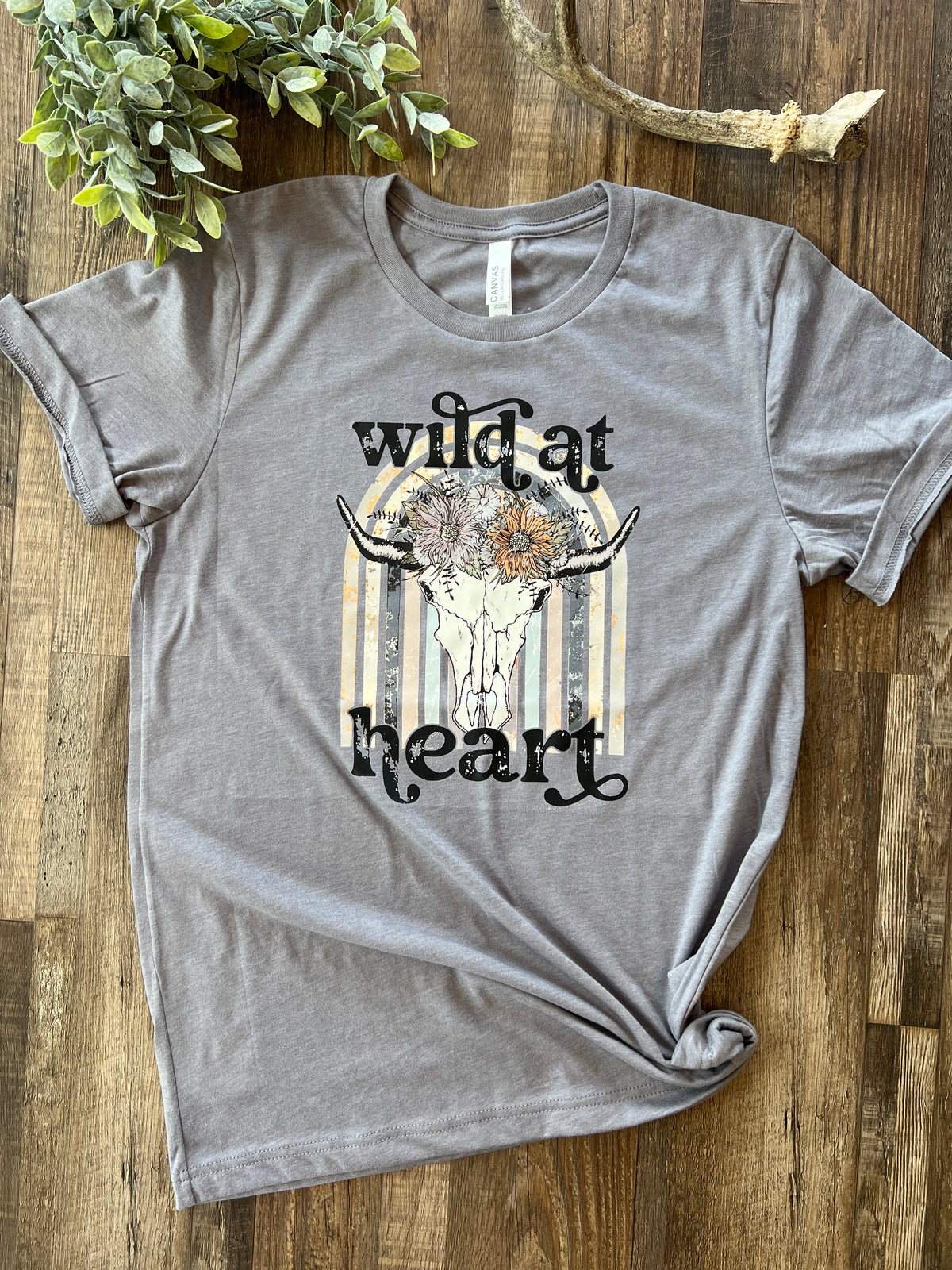 WILD AT HEART GRAPHIC TEE